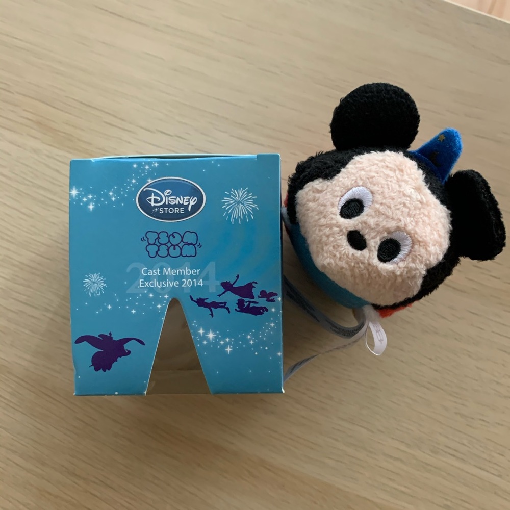 2014 Sorcerer Mickey Tsum - Cast Member Exclusive